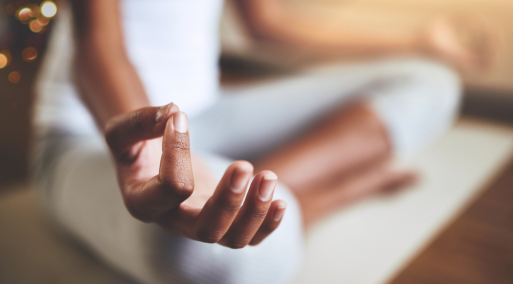 9 beroemdheden die yoga en meditatie beoefenen